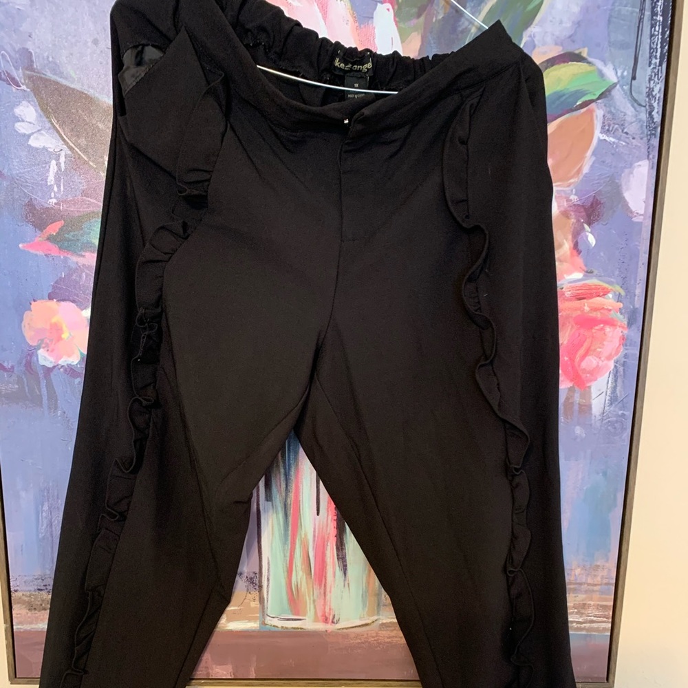Ruffle dress pants
